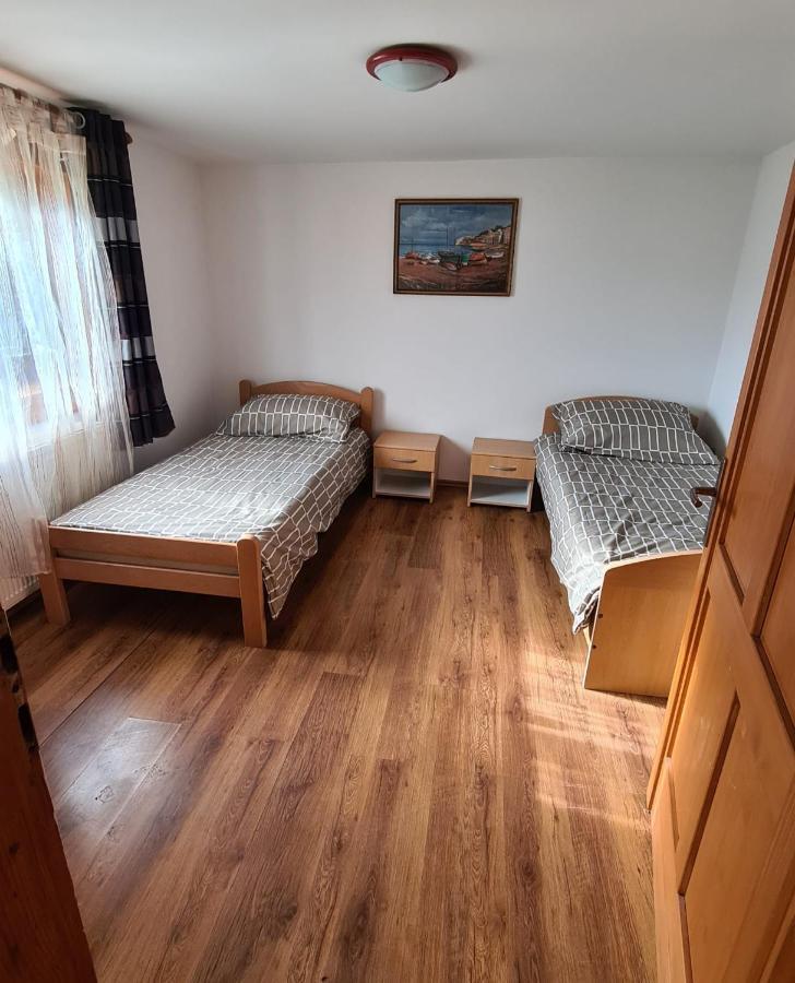 Apartment Prozor Otočac Eksteriør bilde