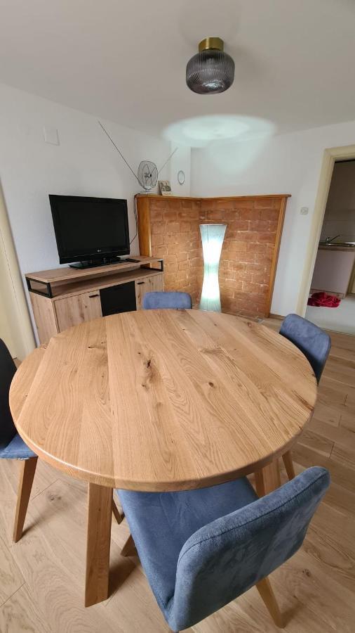 Apartment Prozor Otočac Eksteriør bilde